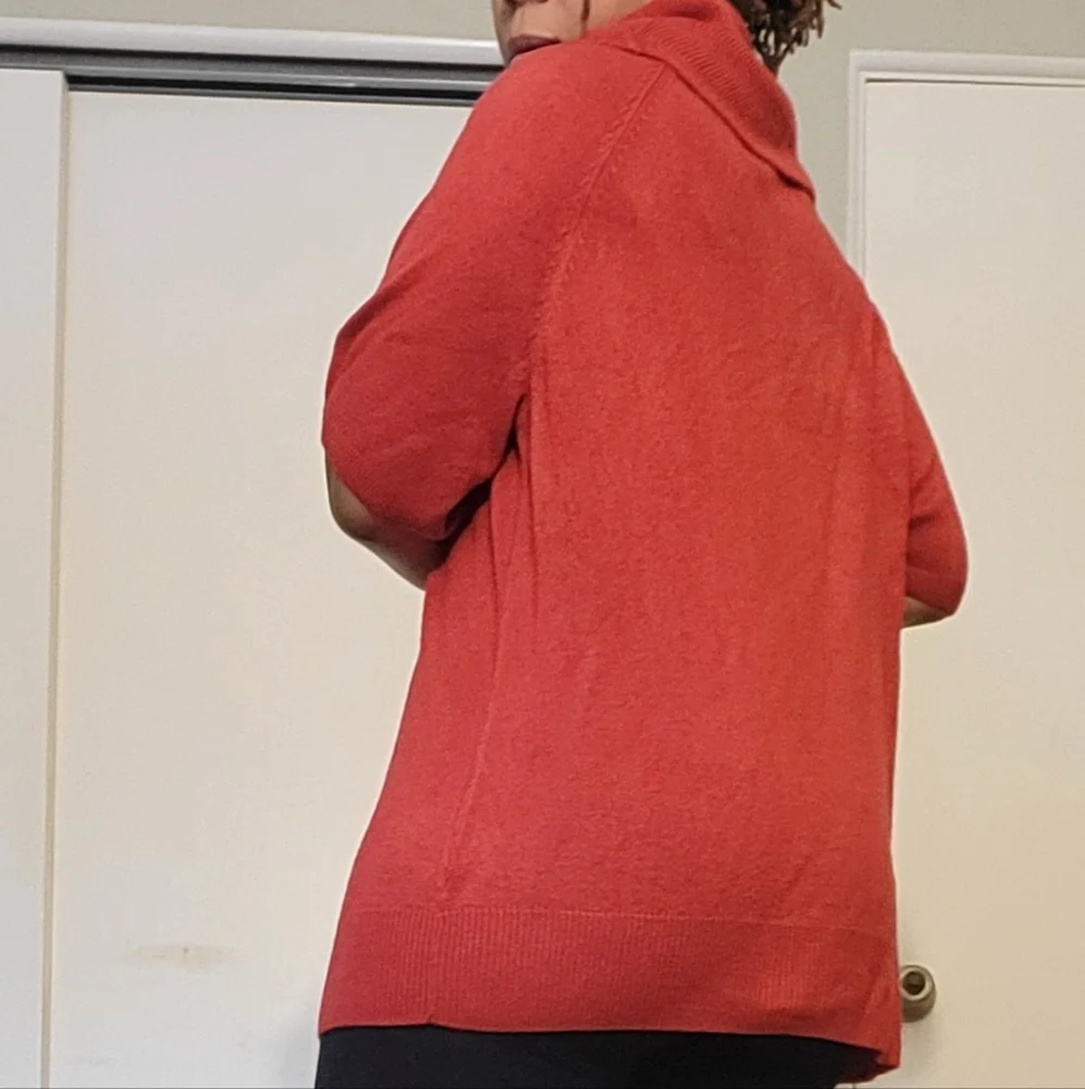 Lady In Red - Picture 4 of 7